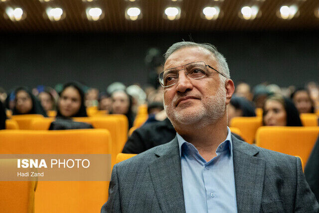 توضیحات زاکانی درباره اقدامات شهرداری  در کاهش آلودگی هوای تهران / 23 دستگاه مسئول هستند و ما دستگاه یازدهم هستیم/ اتوبوس های 26 متری در راه پایتخت