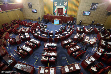 کدام چهره‌های سیاسی در جلسه امروز مجلس خبرگان غایب بودند؟