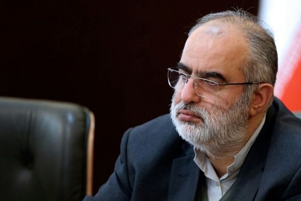 واکنش آشنا به عدم پخش برنامه ثریا/ برادران کمربند خود را سفت تر کنید