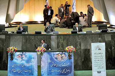 دفاع احمدی‌نژاد از کابینه