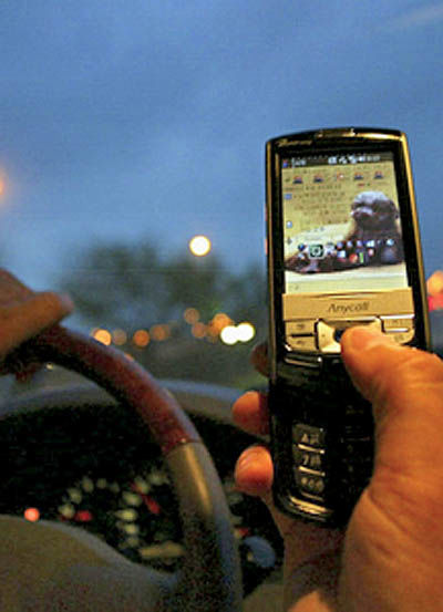 81‌درصد رانندگان با تلفن‌همراه صحبت می‌کنند