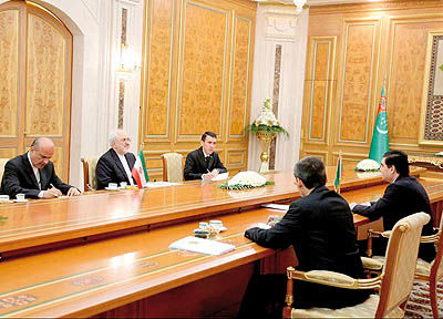 دیدار ظریف با رئیس‌جمهوری ترکمنستان