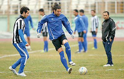 زندی در فهرست خریدهای مارادونا