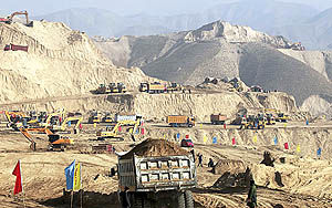 تخریب صدها کوه برای ساخت شهرها در چین