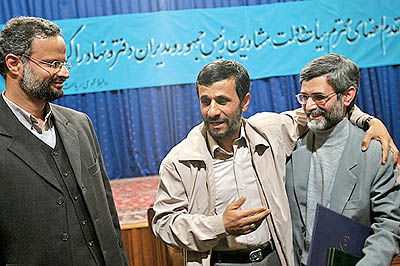 شیخ‌الاسلام به جای الهام  در دفتر  احمدی‌نژاد