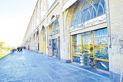 سیل مغازه‌ها، اصفهان را برد