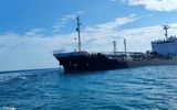 توقیف نفتکش خارجی حامل ۴ میلیون لیتر سوخت قاچاق در آب‌های خلیج فارس + عکس