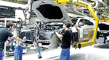 تغییر استراتژی خودروسازان سنتی برای بقا