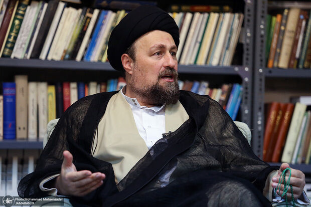 سکوت سید حسن خمینی درباره حوادث اخیر شکسته شد/ هم نگرانم هم امیدوار/ جامعه تابع موج است /عقلانی‌ترین روش اداره کشور، «دموکراسی اکثریت محور» است