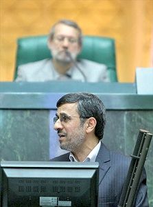 احضار احمدی‌نژاد به دادگاه