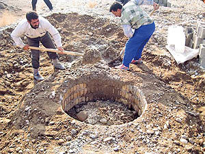 برخورد با چاه‌های غیرمجاز آب در کرمان
