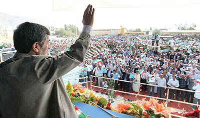 انتقاد احمدی نژاد از «سنگ‌اندازی‌ها در مسیر فاز دوم هدفمندی»