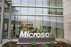 درآمد سالانه دو میلیارد دلاری  مایکروسافت از آندروید