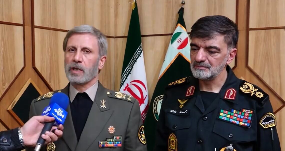 فرمانده کل ارتش: همه حافظان امنیت برای خنثی سازی توطئه دشمنان ایران آماده‌اند