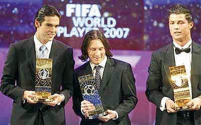 کاکا بهترین بازیکن سال 2007 فوتبال جهان شد