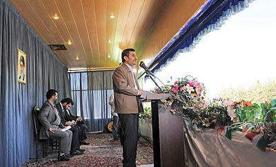 هشدار احمدی‌نژاد به بهانه‌تراشان و سنگ‌اندازان