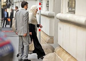 حضور همسر ظریف در محل مذاکرات