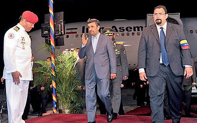 تشدید انتقادها به پیام تسلیت احمدی‌نژاد