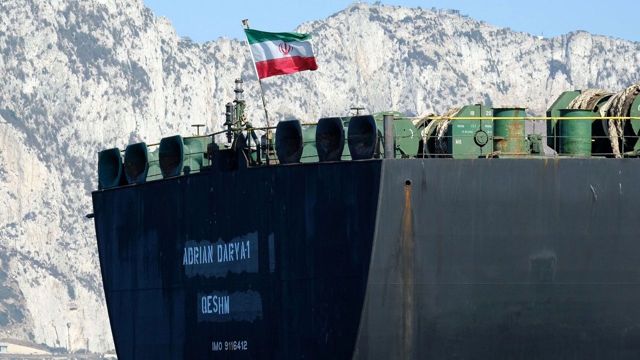 نفتکش حامل سوخت ایران وارد آب‌های ونزوئلا شد
