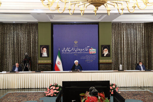 روحانی: در شرایط خطر برای تنگه هرمز، بازهم می توانیم نفت صادر کنیم/ تحریم هم نکبت بود هم فرصت