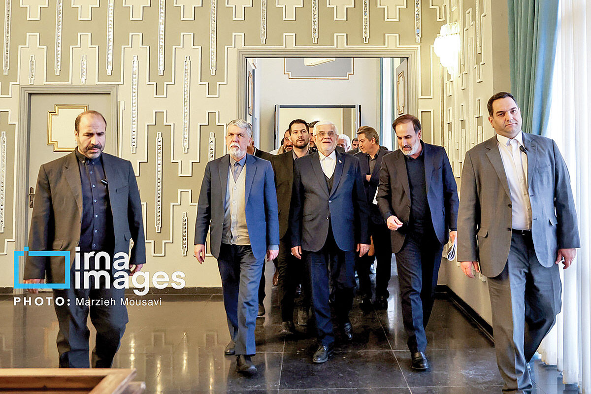 انتقاد هنرمندان از ناملایمات