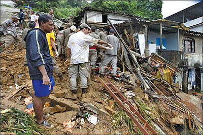 باران سیل‌آسا در برزیل 100 کشته به جا گذاشت