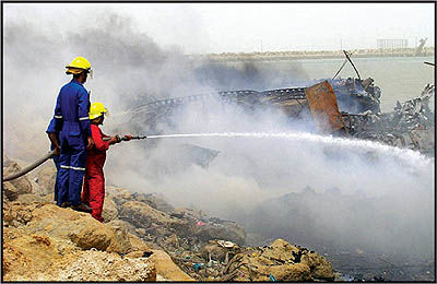 آتش‌سوزی در 25 لنج باری و صیادی