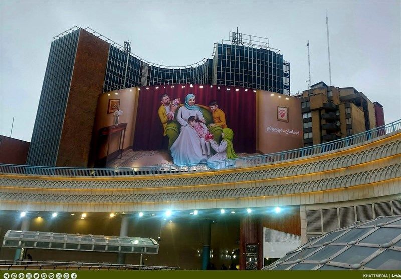 رونمایی از دیوارنگاره جدید میدان ولیعصر / عکس 