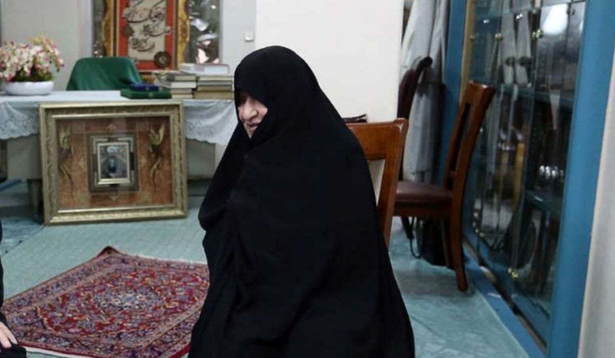واکنش عفت مرعشی به فوت همسر شهید مطهری+عکس