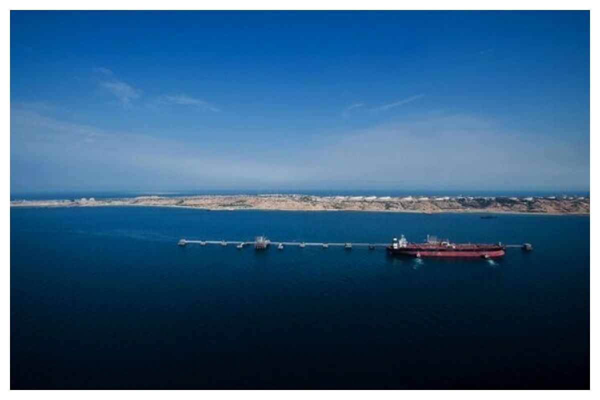 آخرین وضعیت خدمه نفتکش غرق شده در سواحل عمان/ چند نفر زنده ماندند؟