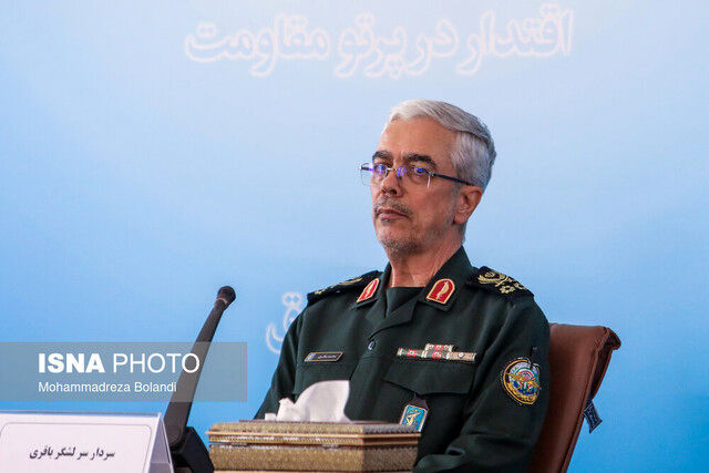 ارزیابی رئیس ستادکل نیروهای مسلح از وضعیت امنیتی مناطق مرزی شمالغرب کشور 