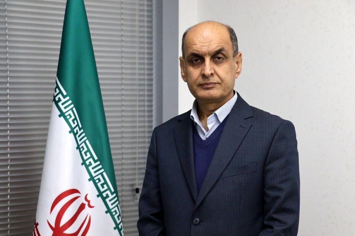 توصیه به استانداری که گفت خبرنگاران را باید ریخت داخل آب/ به روان‌شناس مراجعه کن!/ آقا رئیس جمهور! این فرد خطرناک را از خود دور کنید