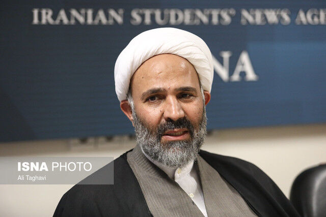 واکنش پژمانفر به ادعای جعلی بودن مدرک بذرپاش