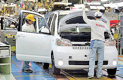 تویوتا 800 شغل را کاهش می‌دهد
