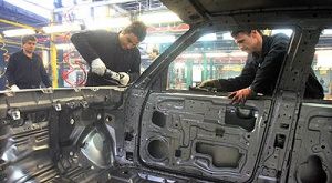 چرا خودروسازان ایرانی محبوب نیستند