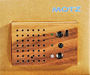 اسپیکر چوبی مجهز به mp3 player و رادیوی FM