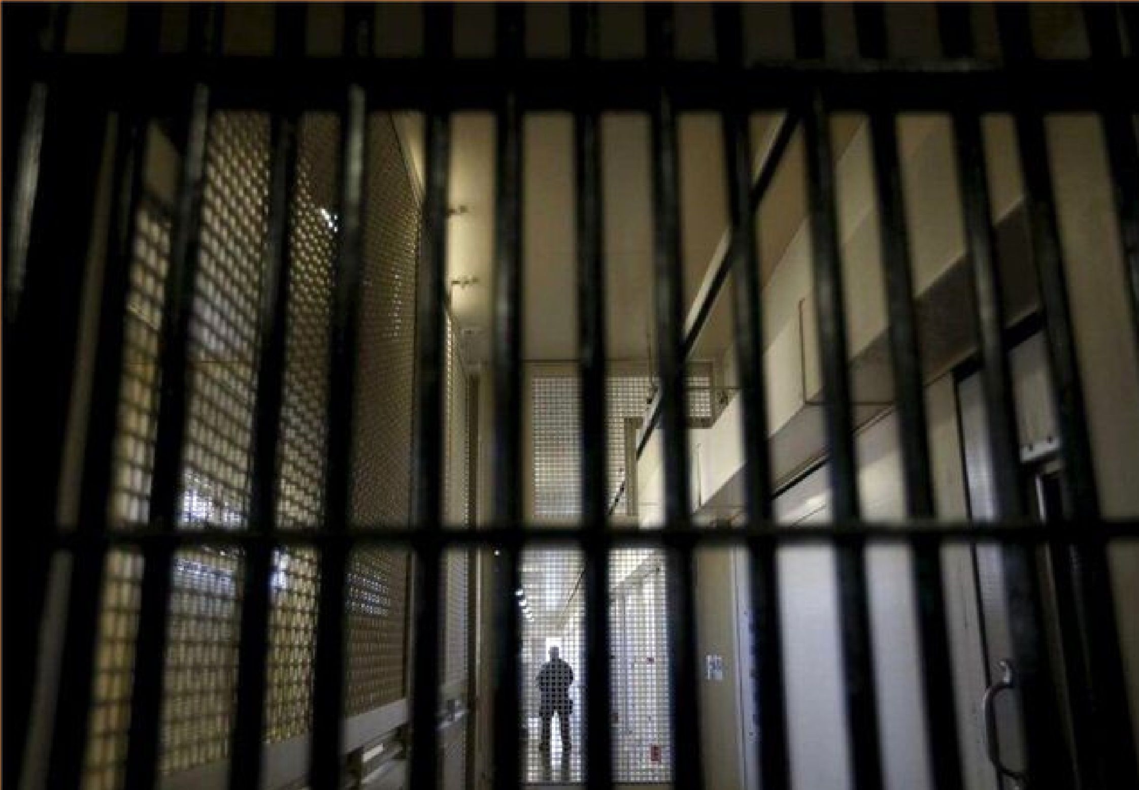 زنان زندانی در ایران به روایت عدد و رقم / 73 درصد زندانیان زن «مادر» هستند / 24 نفر دکتری دارند و به دلیل جرائم غیرعمد زندانی هستند