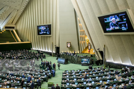 خیز بلند بهارستان برای تنگه هرمز