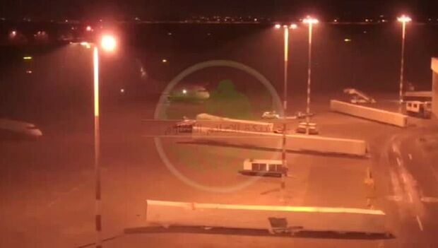 لحظه رسیدن هواپیمای سردار سلیمانی به فرودگاه بغداد پیش از شهادتش+فیلم 