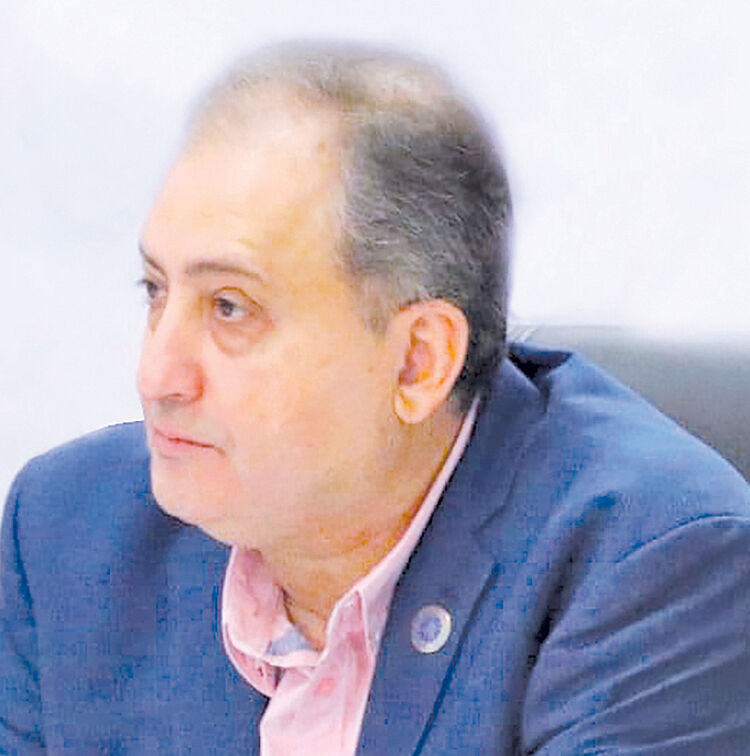 اتاق بازرگانی هرمزگان در فین دو مدرسه می­‌سازد