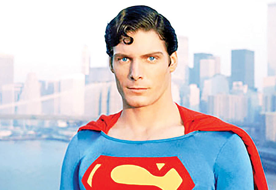  فروش لباس «سوپرمن»  به مبلغ 200 هزار دلار 