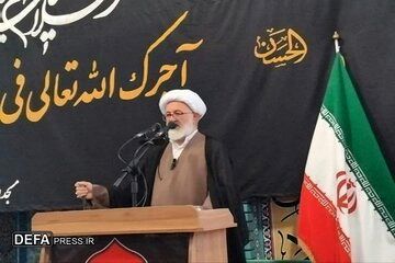 امام جمعه شاهرود : «زن، زندگی، آزادی» شعاری برای فریب مردم بود