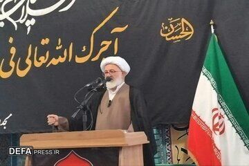 امام جمعه شاهرود : «زن، زندگی، آزادی» شعاری برای فریب مردم بود