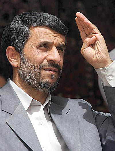 تعویق سفر احمدی‌نژاد به اصفهان