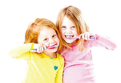 مسواک زدن باعث می‌شود پلاک‌های دندانی از بین بروند