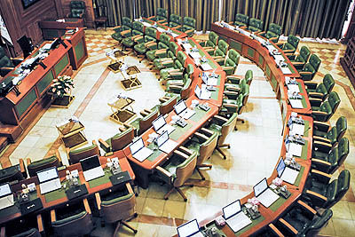 میز کار پارلمان پنجم پایتخت