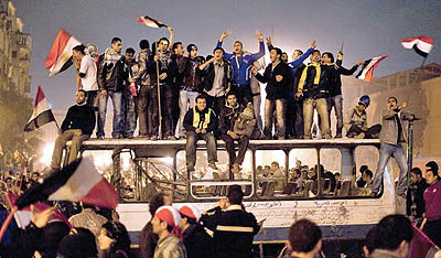 جشن شبانه در خیابان‌های مصر