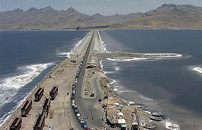 پروژه میانگذر دریاچه‌ ارومیه 30درصد از برنامه عقب‌تر است