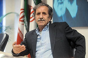 ممنوع‌الکاری به‌خاطر شباهت با احمدی‌نژاد!