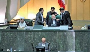 رای ضعیف مجلس به آخرین وزیر احمدی‌نژاد